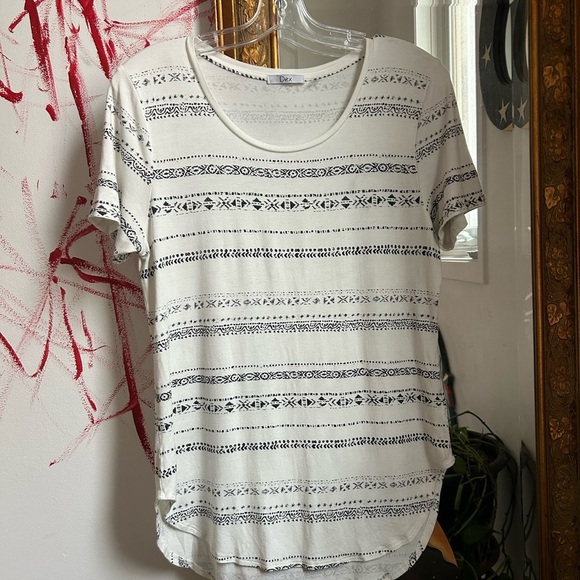 Dex White Short Sleeve Tee with Soft Fabric and Relaxed Fit L - Picture 9 of 16